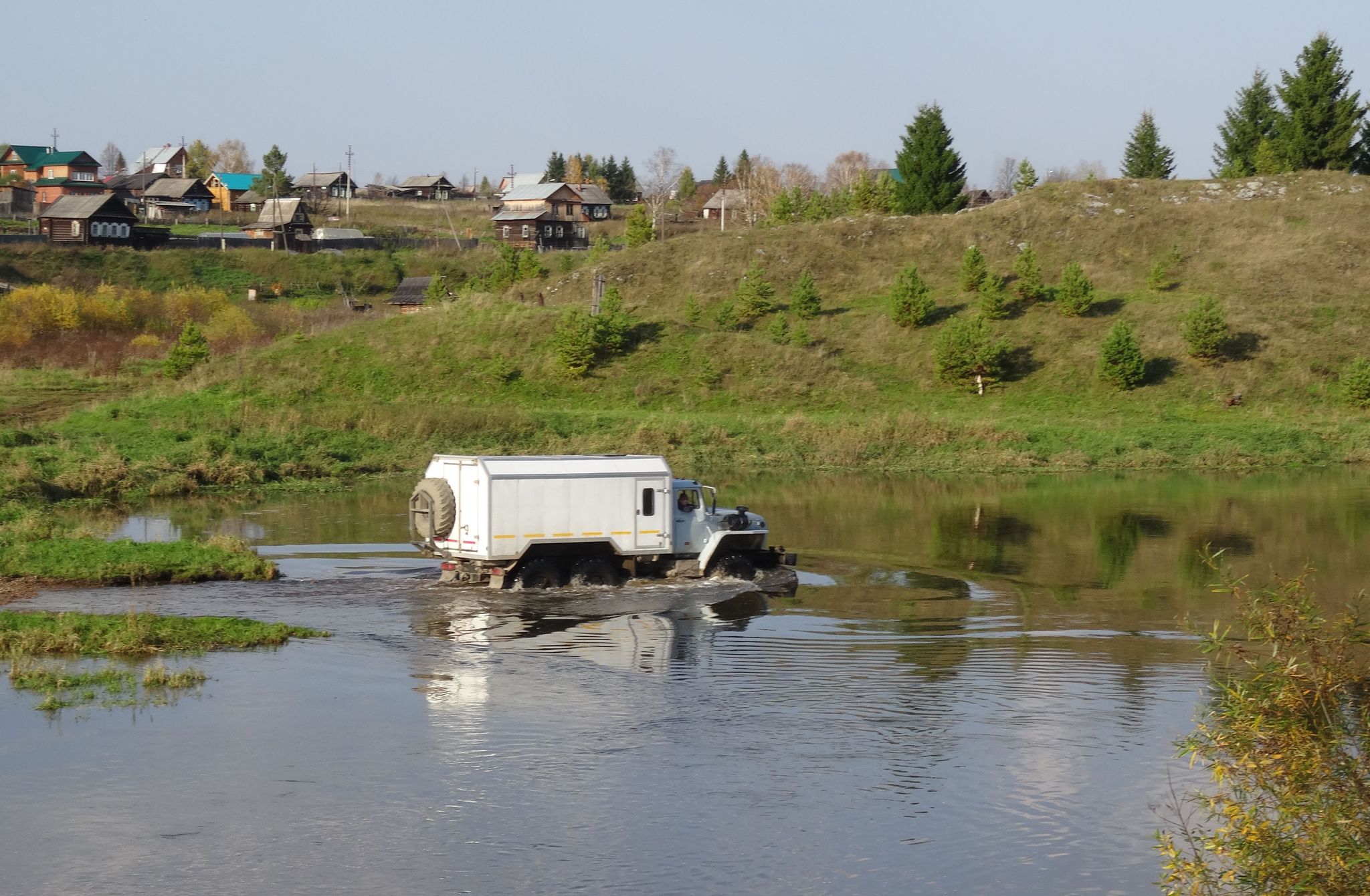 Trek village - pedestrians on the bridge, cars wade - My, Sverdlovsk region, Chusovaya River, Village, Travel across Russia, Ford, Suspension bridge, The nature of Russia, Ural, , Timber carrier, Longpost