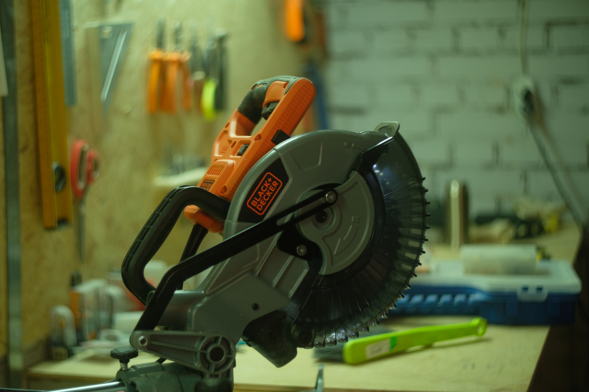 Review of the miter saw with broaching BLACK+DECKER BES700 QS - My, Trimming saw, Trimming, Tools, Overview, Unpacking, Video, Longpost