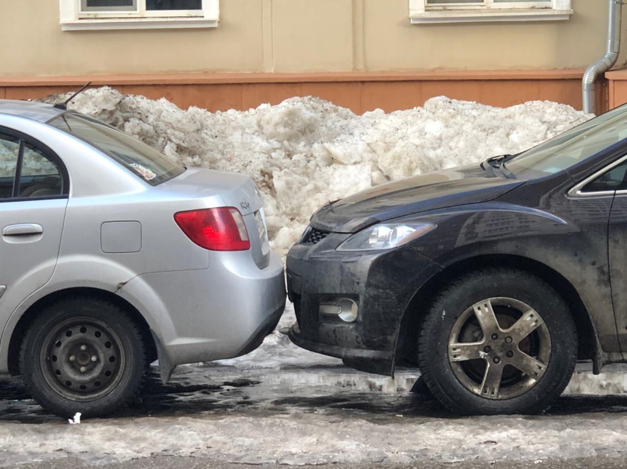 Как надо парковаться в условиях гололёда - Моё, Парковка, Гололед, Точность