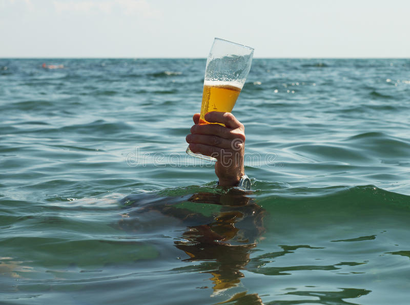 Diver thieves stole 700 liters of beer from the bottom of a sunken ship in Argentina - Beer, Brewing, Longpost, Diver, Theft, Theft, Sunken ships