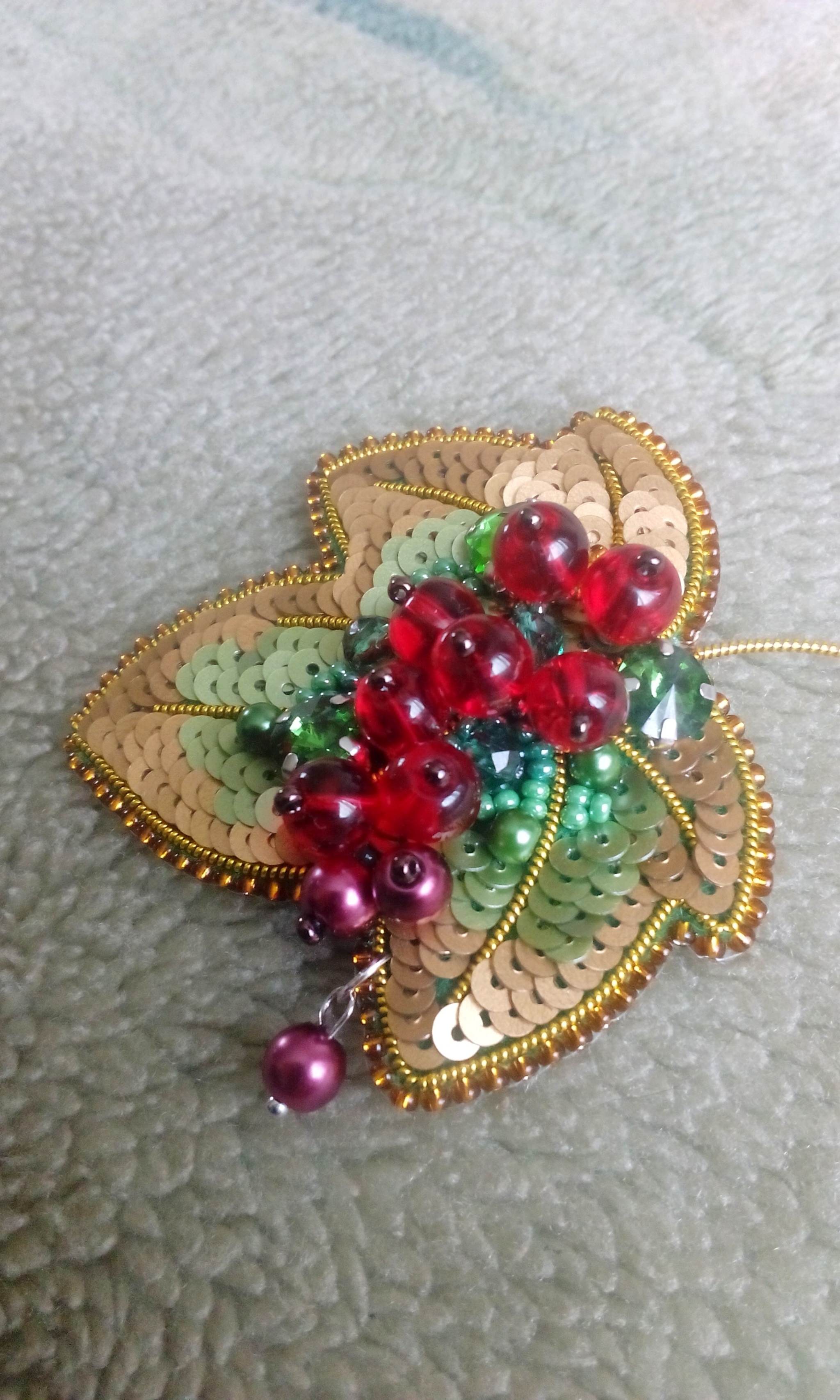 Brooch currant - My, Needlework without process, Beads, Brooch, Longpost, Currant