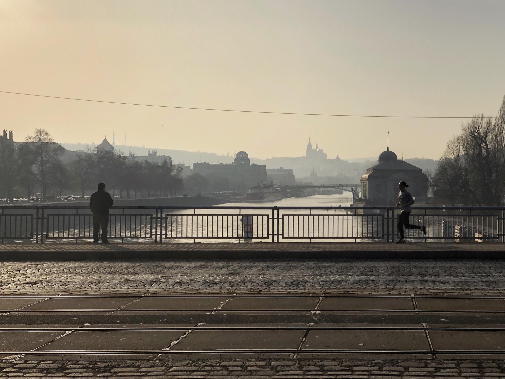 The man is looking. Man runs - My, Prague, Czech, Fog, Mobile photography