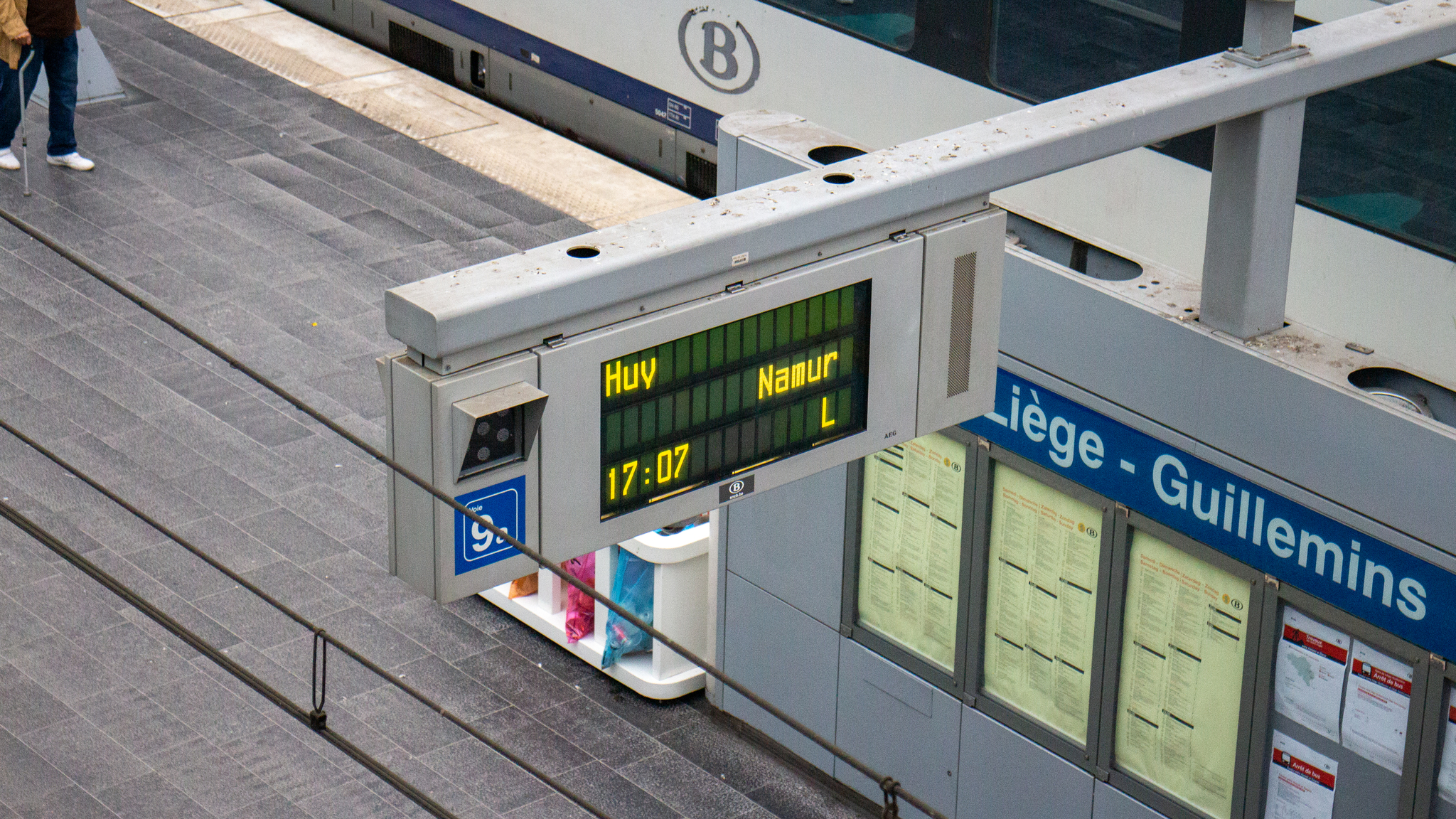 Liege-Guillemin station. Perfectionists will love... - My, Belgium, Liege, Railway station, Railway, Calatrava, Architecture, Travels, Street photography, Building, Longpost