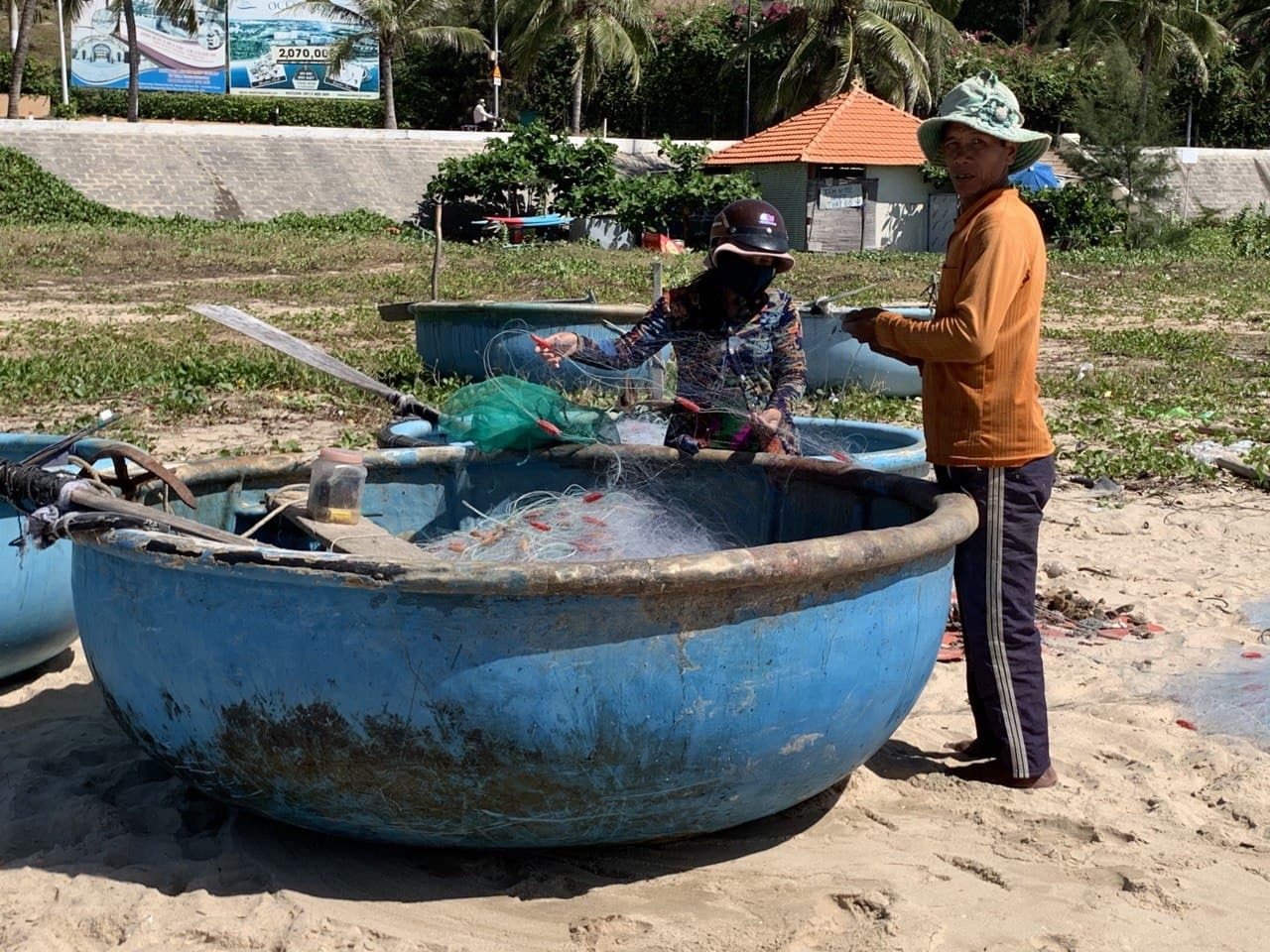 Mui Ne is where the winds and desert live in the middle of Vietnam. South Vietnam, part 4 - My, Vietnam, Asia, Longpost, Travels, Adventures, Mui Ne, Beach, Nature, beauty, Living abroad, Video