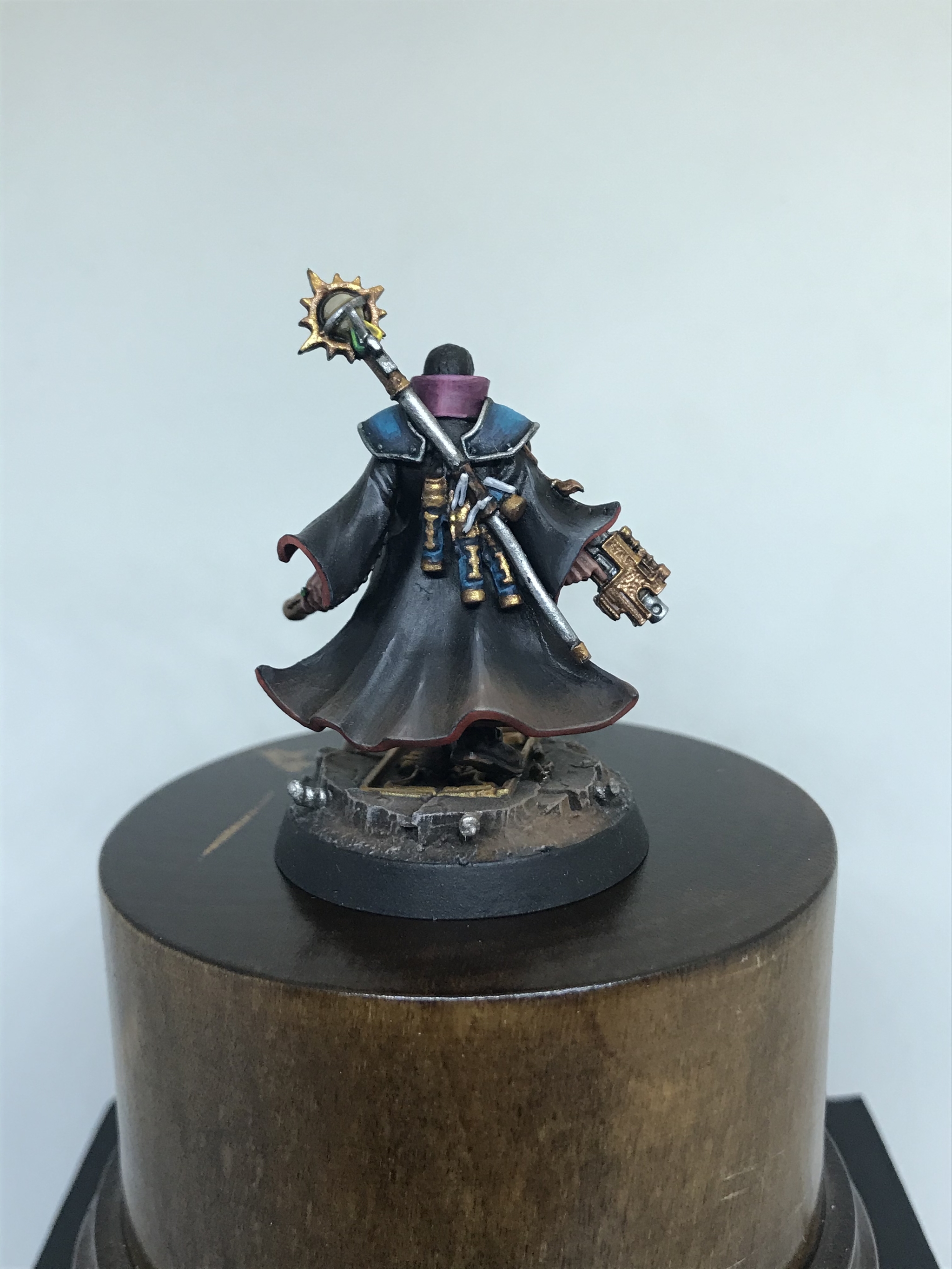 Amateur painting of miniatures. Warhammer 40,000. Inquisitor Gregor Eisenhorn - My, Warhammer 40k, Games Workshop, Inquisitor Eisenhorn, Inquisition, Imperium, Longpost