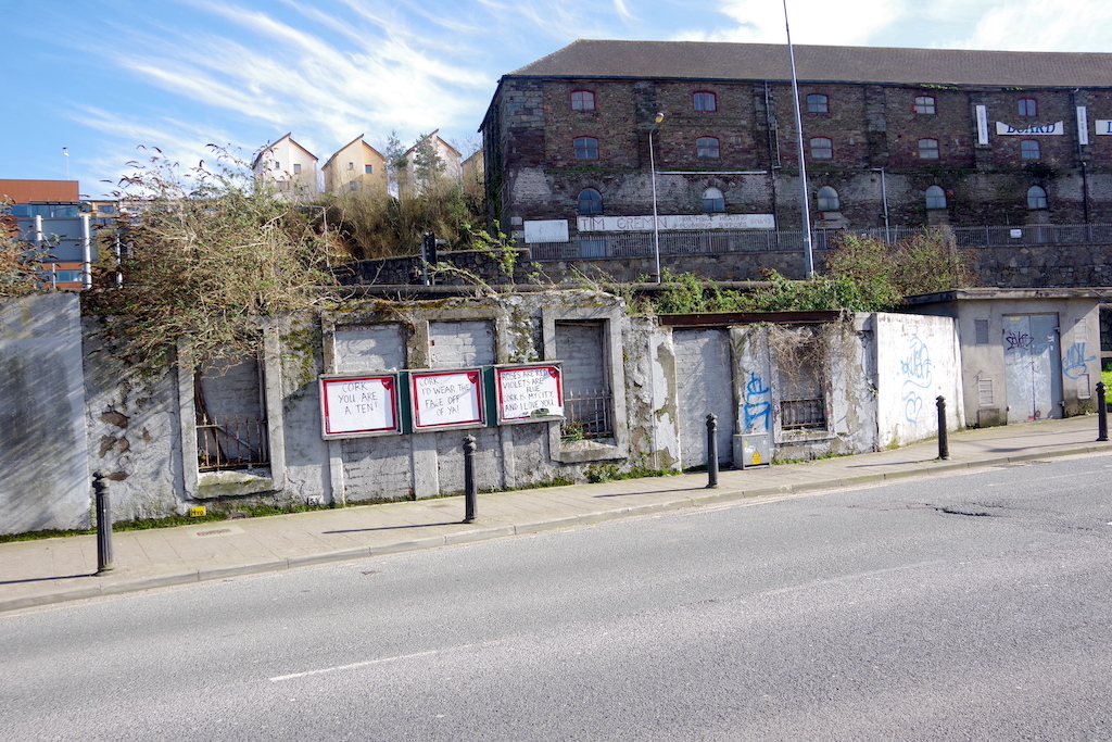 Reply to the post Dublin, Ireland - My, Cork, Ireland, Breaking the template, Devastation, Garbage, Europe, Reply to post, Longpost, The photo