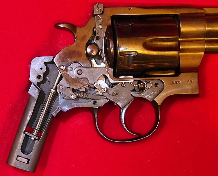 Revolver more complex than necessary: ??High Standard Crusader - Weapon, Revolver, Story, Longpost