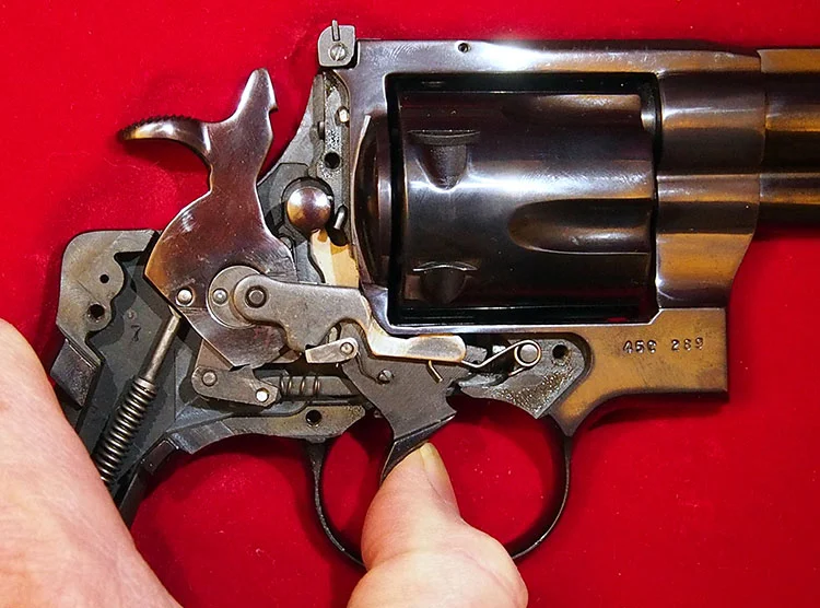 Revolver more complex than necessary: ??High Standard Crusader - Weapon, Revolver, Story, Longpost