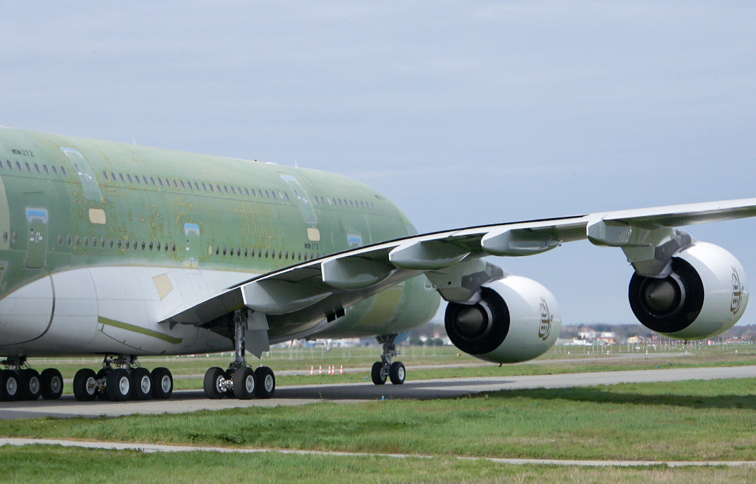 Continuation of the post “First test flight of the latest Airbus A380” - Aviation, Airbus A380, France, Toulouse, Fly Emirates, Video, Reply to post, Longpost