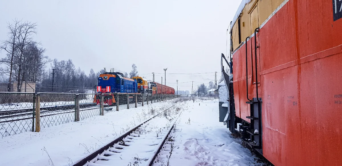 Continuation of the post “How does “snow fighting” happen on the railway? What special equipment is used to clean tracks at stations and stages?” - Russian Railways, Railway, A train, Snow, Cleaning, Yandex Zen, Reply to post, Longpost