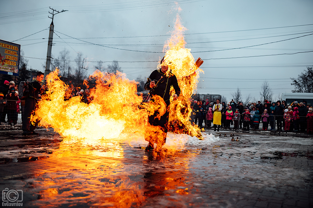 How to properly see off Maslenitsa, instructions from Smolensk - My, Maslenitsa, Smolensk, Fire show, Spectacle, Fire, Spring, Longpost