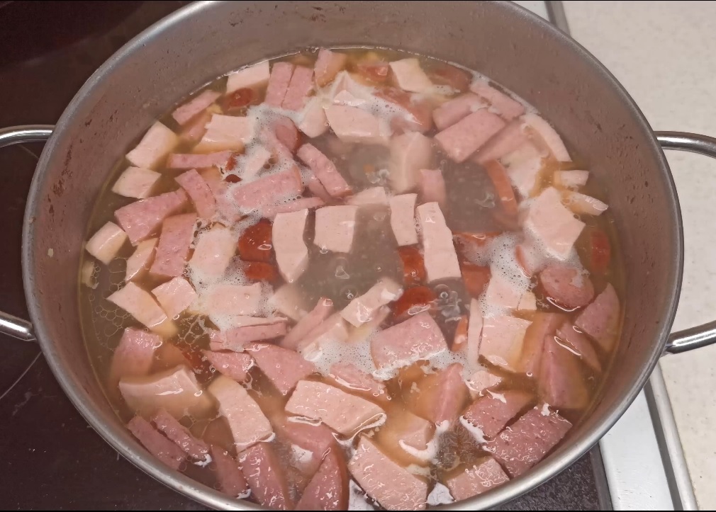 Homemade meat solyanka - My, Soup, Meat, Dinner, Video, Longpost, Recipe, Cooking, Solyanka, Video recipe