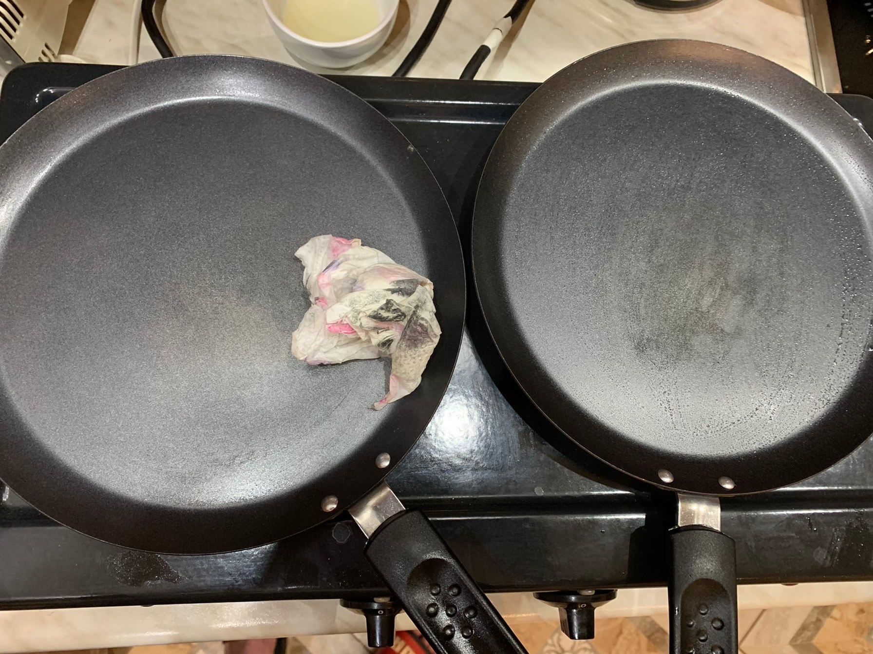 Pancake pans from Pyaterochka - My, Pyaterochka, Pan, Negative, Poor quality, A complaint