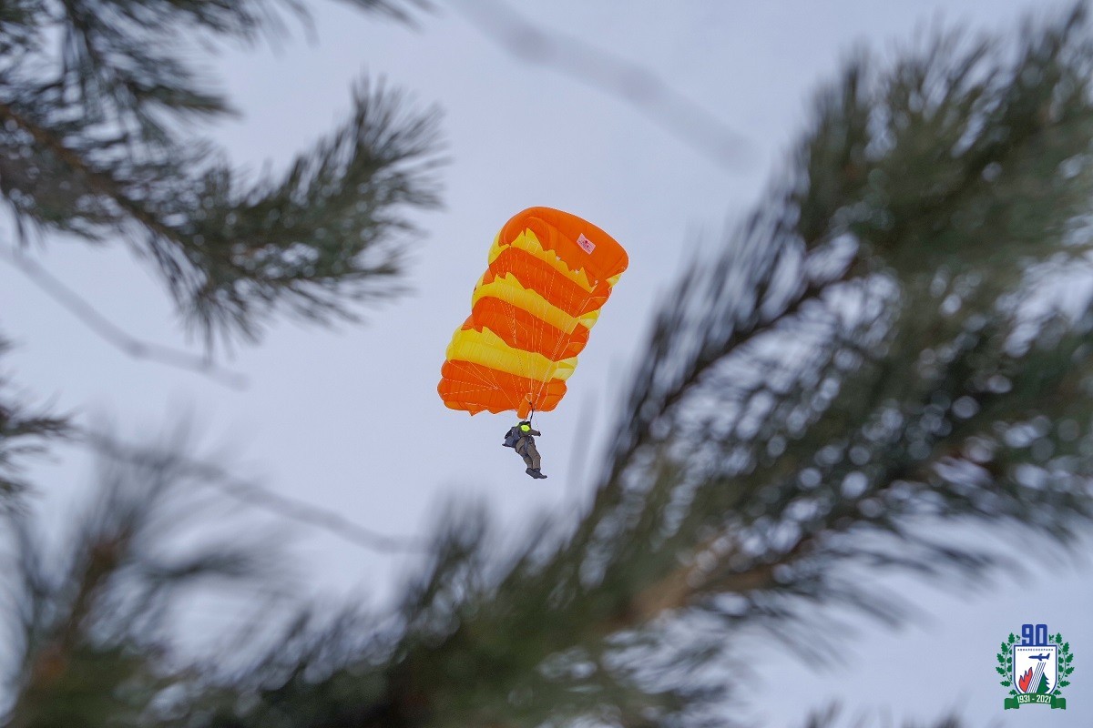 About the training camp in Shushenskoye - My, Forest, Skydiving, Parachuting, Parachutists, Avialesokhrana, Paratroopers, Video, Longpost