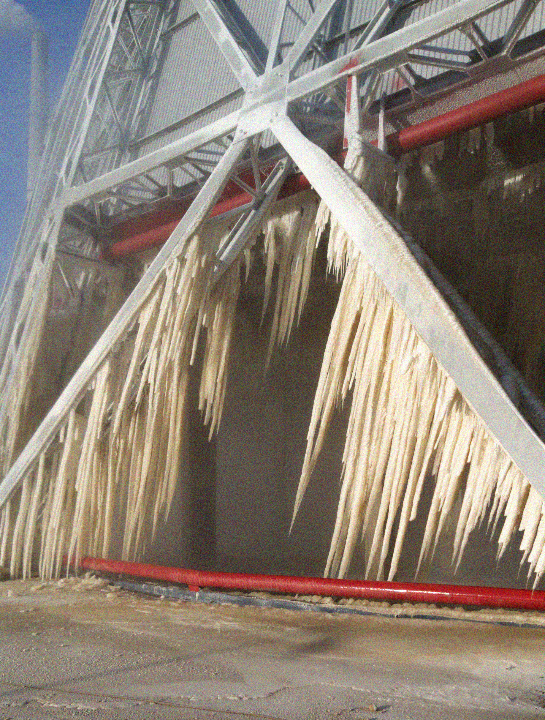 Cooling tower in ice - My, Cooling tower, Frazil, Industry, Building