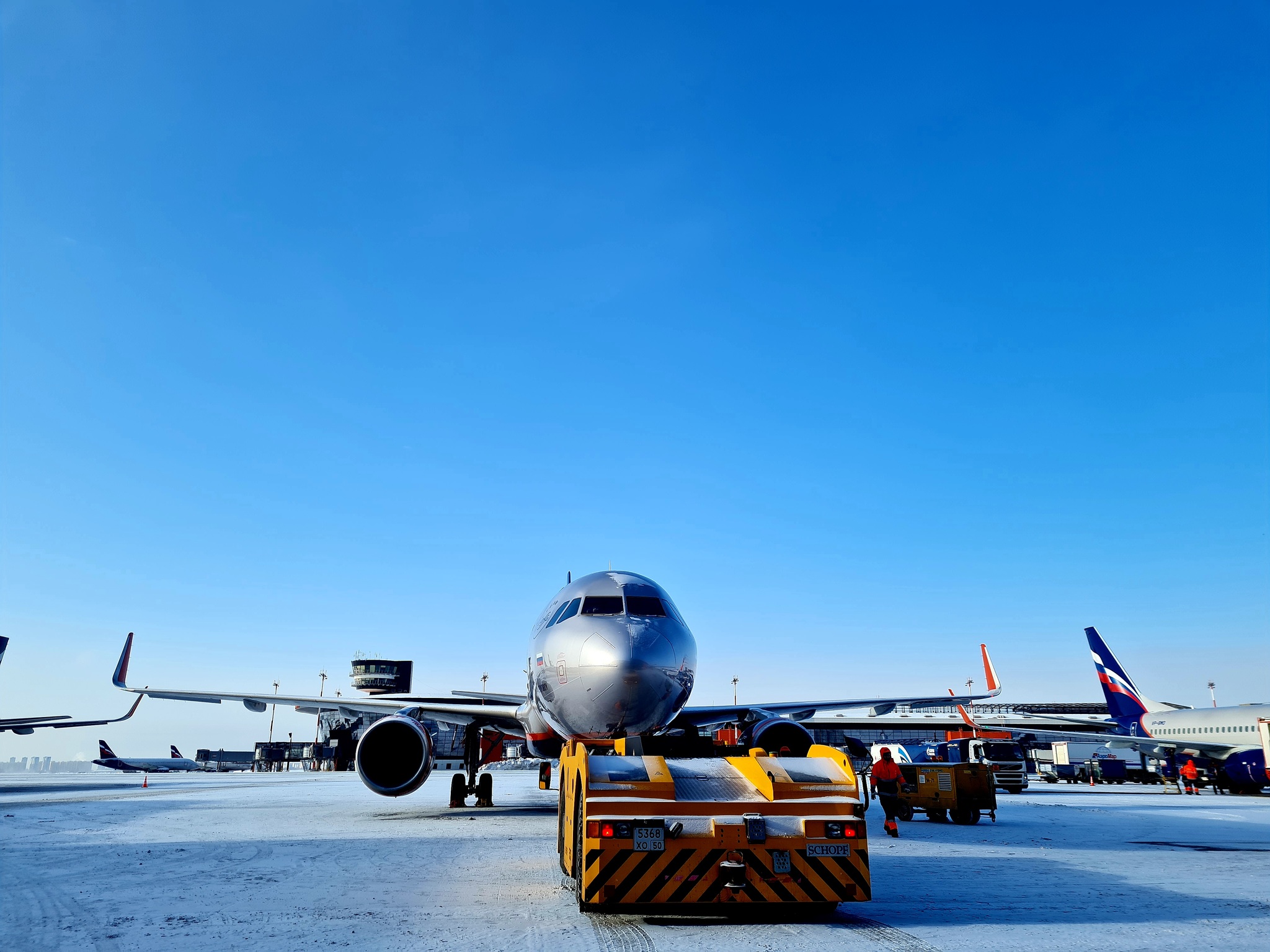 Фотографии с перрона - Моё, Авиация, Фотография, Airbus A320, Boeing 777, Самолет, Аэропорт, Перрон, Мобильная фотография, Длиннопост