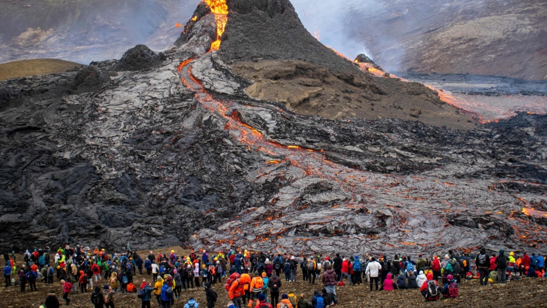 Drama at the Fagradalsfjall volcano - Iceland, Volcano, Eruption, Bad weather, Curiosity, Stupidity, Fagradalsfjall volcano