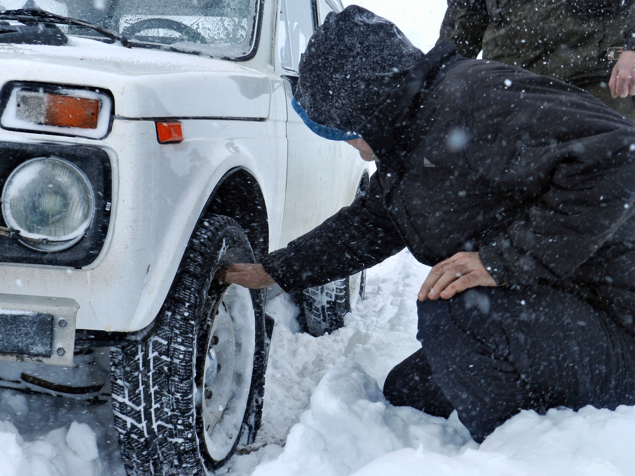 Birthday of the PerekatiKolsky group! Snow, hills and blizzard! Victory over the elements! The horde is assembled! - My, 4x4, Murmansk, Kola Peninsula, Offroad, UAZ, Niva, Renault Duster, Mitsubishi, Ford, Auto, Birthday, Adventures, Jeep, SUV, Company, Chevrolet niva, Nissan, Video, Longpost