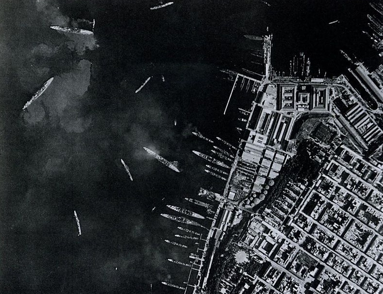 Raid on Taranto - Airplane, Aircraft carrier, Fleet, Battleship, Cruiser, The Second World War, Mediterranean Sea, Longpost