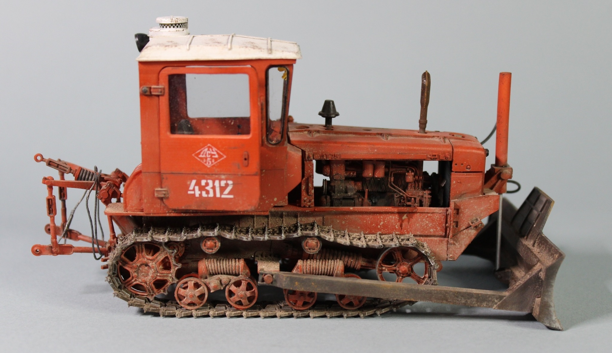 DT-75m - My, Tractor, DT-75, Stand modeling, Scale model, Technics, Longpost