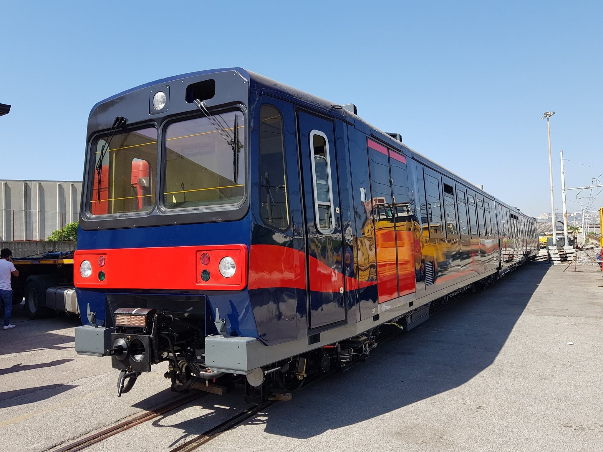 Railway around Vesuvius - Railway, Italy, Vesuvius, Train, Narrow gauge, Naples, Video, Longpost