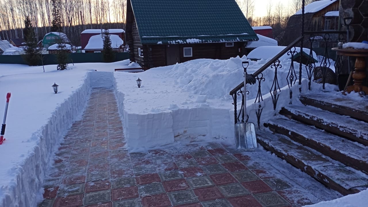 The end of March is more than 1 meter of snow. Beginning of the summer season - Spring, Snow, Dacha, Longpost