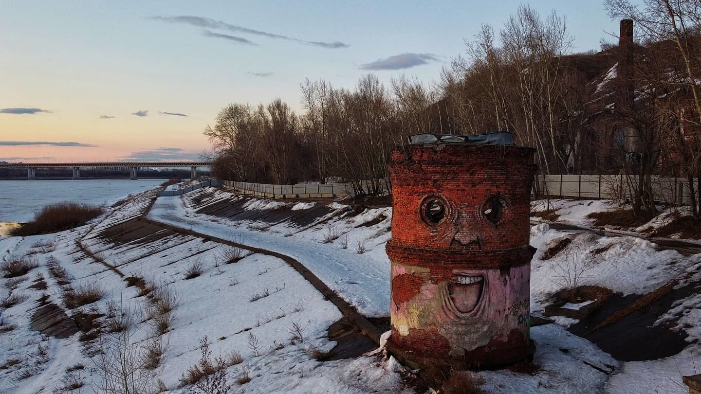 Abandoned Nizhny Novgorod and good old friend Big Brother + sunset - My, Urbanphoto, Urbanfact, Nizhny Novgorod, Abandoned, Pumping station, Longpost