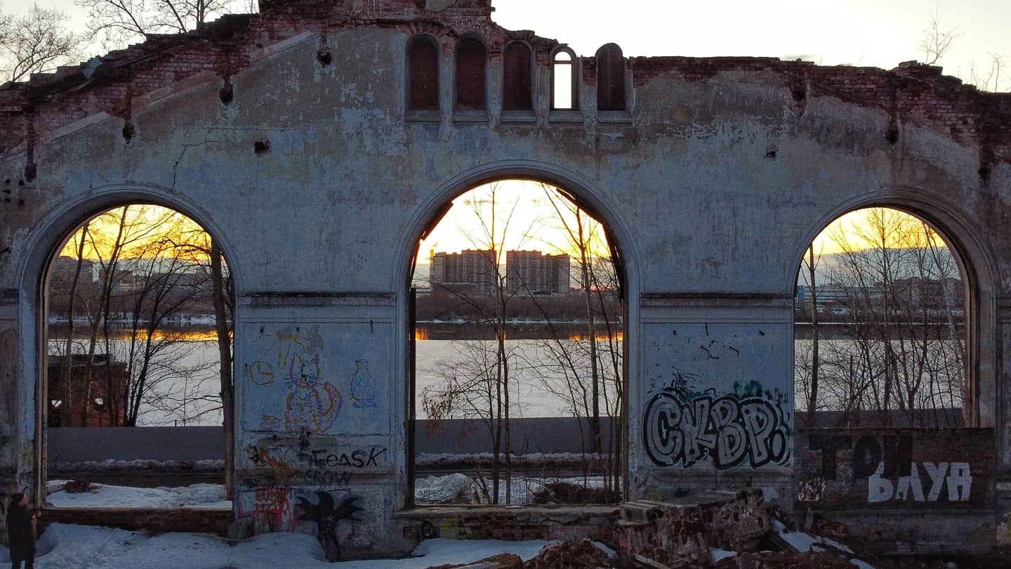 Abandoned Nizhny Novgorod and good old friend Big Brother + sunset - My, Urbanphoto, Urbanfact, Nizhny Novgorod, Abandoned, Pumping station, Longpost