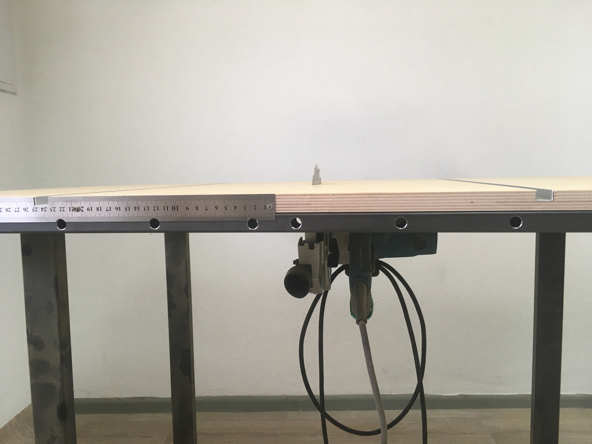 Размеры стола для ручной циркулярной пилы