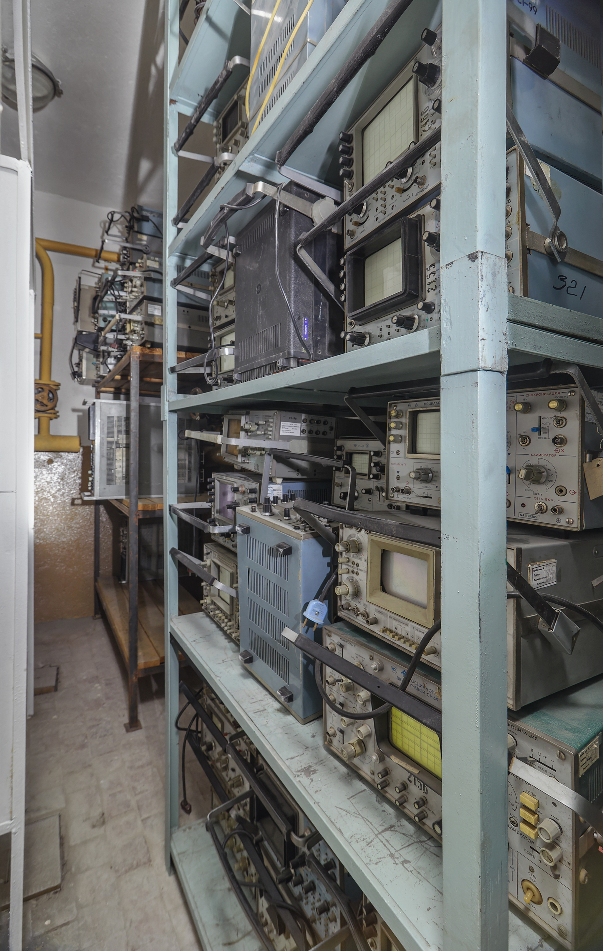 Old shelter under the design office - My, Urbex Moscow, Urbanturism, Asylum, Bomb shelter, Digger, Oscilloscope, Lenin, Longpost