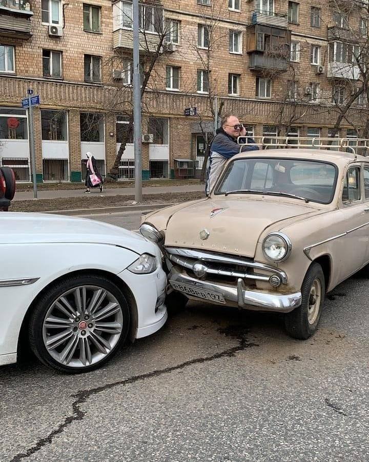 Столкновение эпох - Авария, Эпоха, ДТП