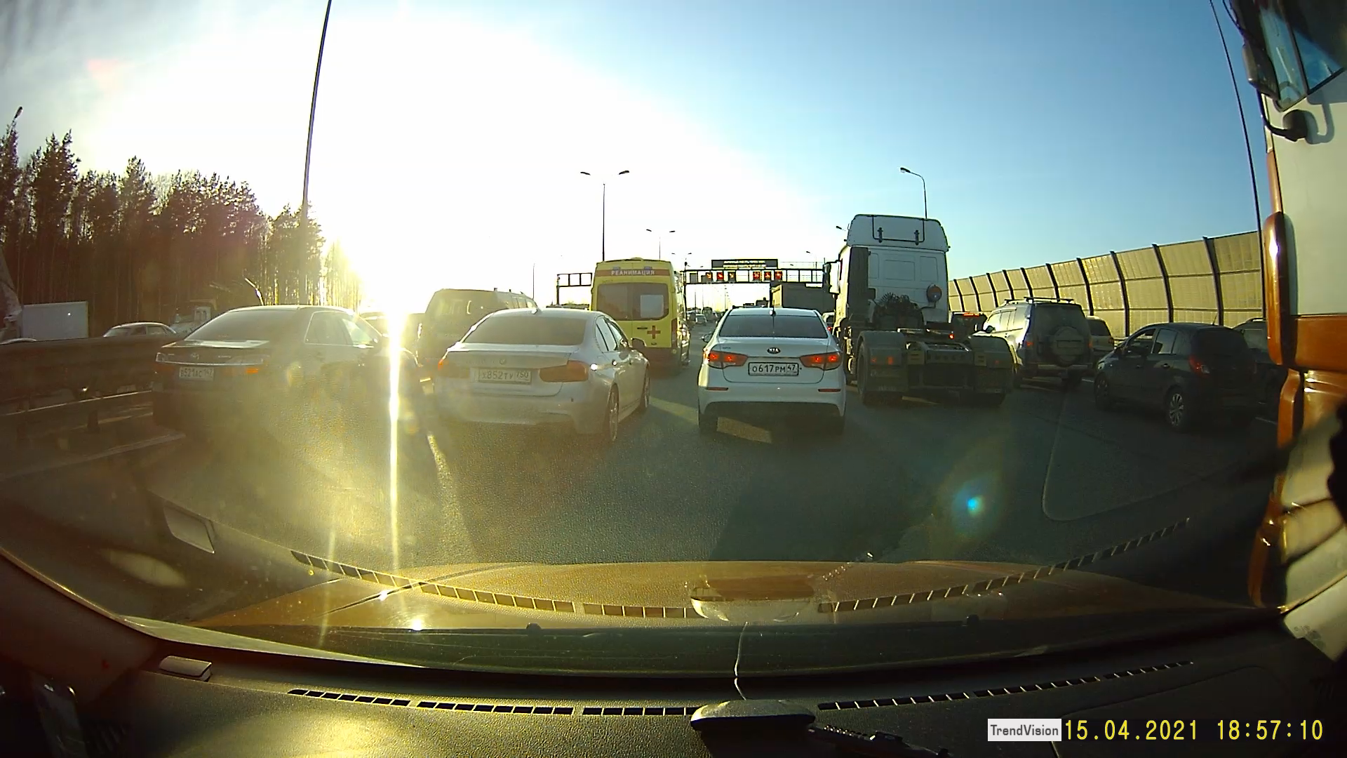 Two drivers on the same road - My, Impudence, Autoham, Video, Ambulance, Cad, Traffic jams, Negative