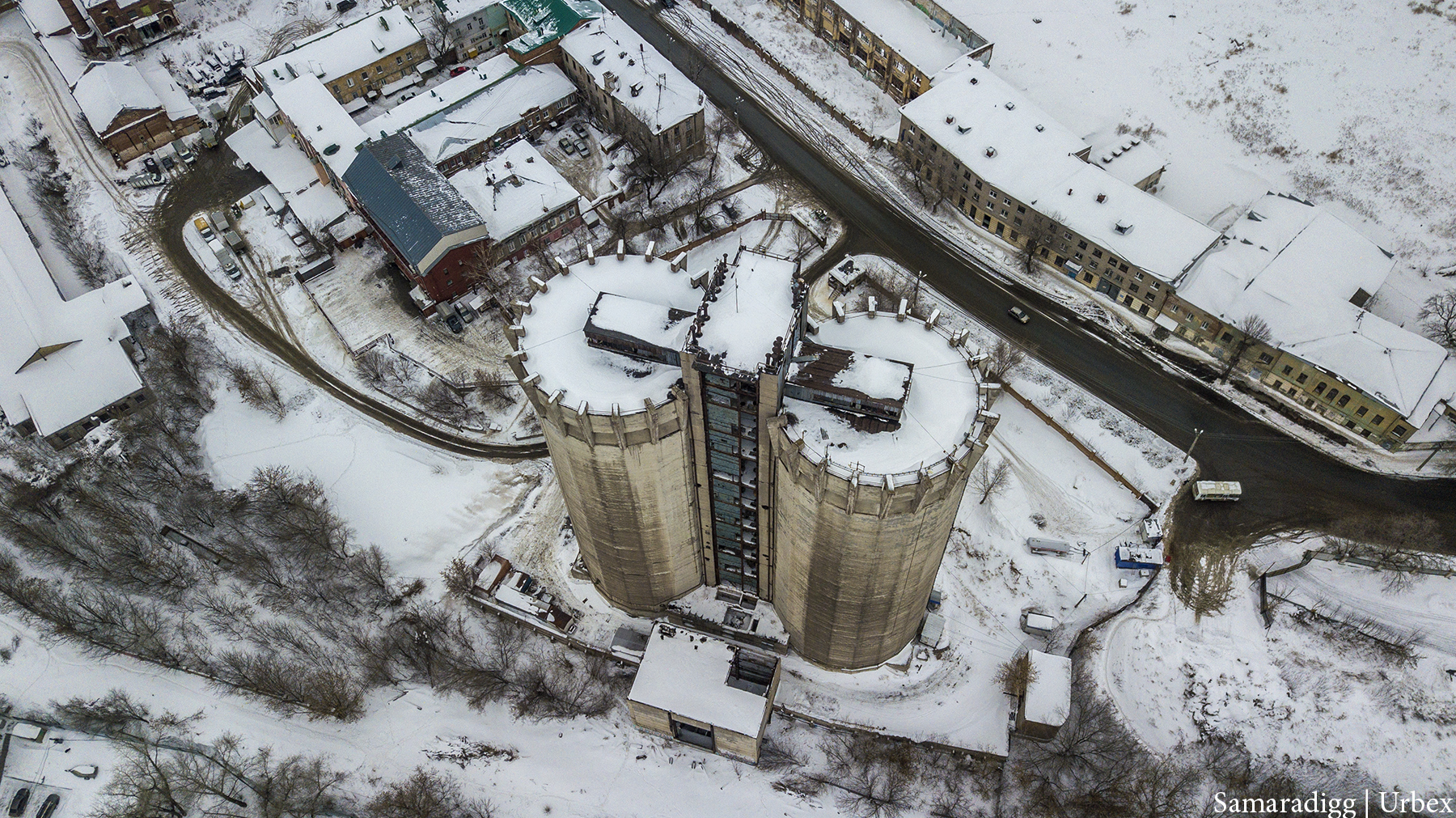 A hundred-meter elevator tower as an art object of the city. Utopia or real possibility? - My, Urbanfact, Urbanphoto, Architecture, Russia, Abandoned, Urbanturism, Aerial photography, Drone, Samara, Brutalism, Soviet, the USSR, History of the USSR, Elevator, Art, Tower, Video, Longpost