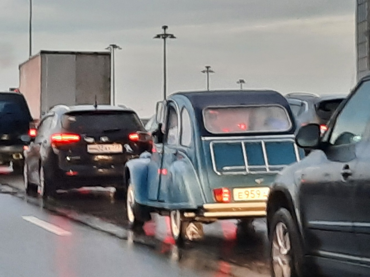 Citroen 2CV near Moscow City - My, Traffic jams, Retro, Moscow, Moscow City, Auto, Citroen