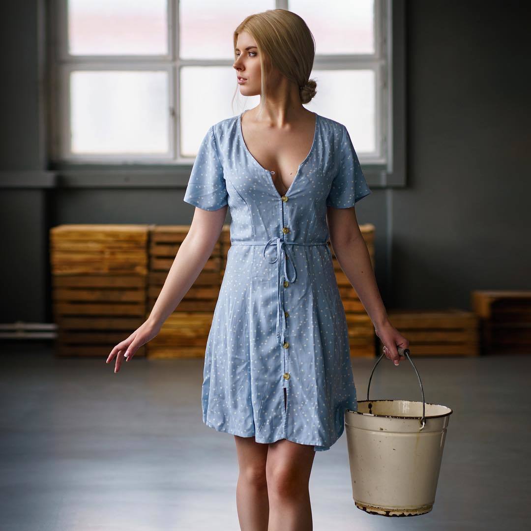 Girl with a bucket - Girls, The photo