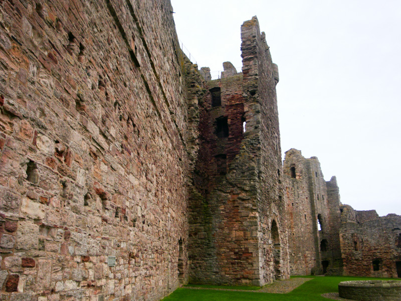 We wander through the Middle Ages. Tantallon Castle - My, Locks, Scotland, Middle Ages, Story, Travels, Longpost