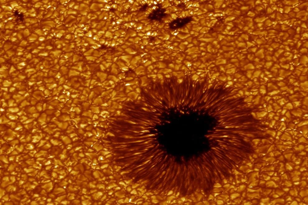 Reply to the post The sun is... - The sun, NASA, Back view