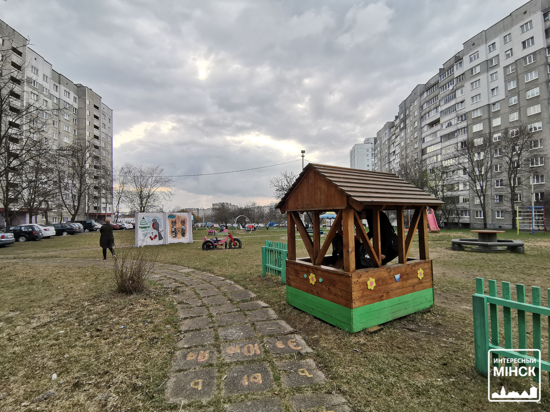 В Серебрянке жильцы дома сами благоустроили свой двор. Смотрите, что  получилось | Пикабу