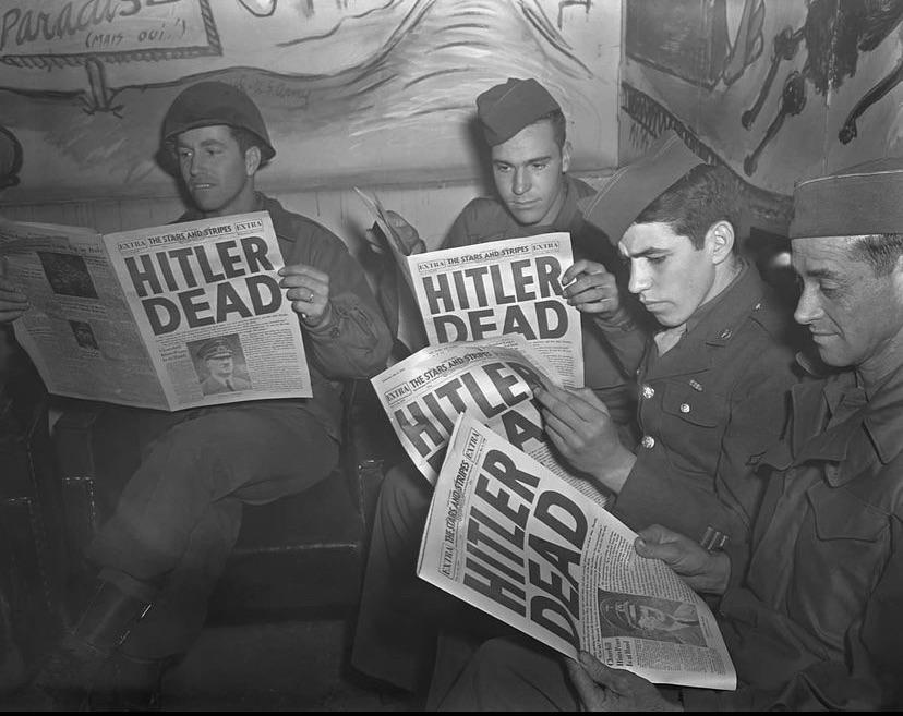 This photo was taken ~May 2, 1945 - Adolf Gitler, Newspapers, The soldiers, Retro