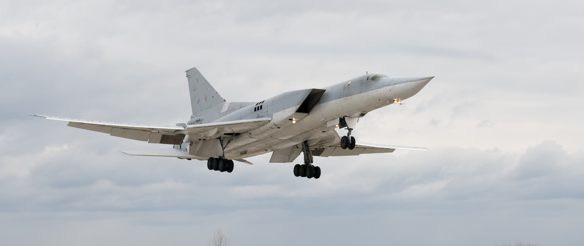 Почему самолет Ту-22 получил прозвище «Людоед»? | Пикабу