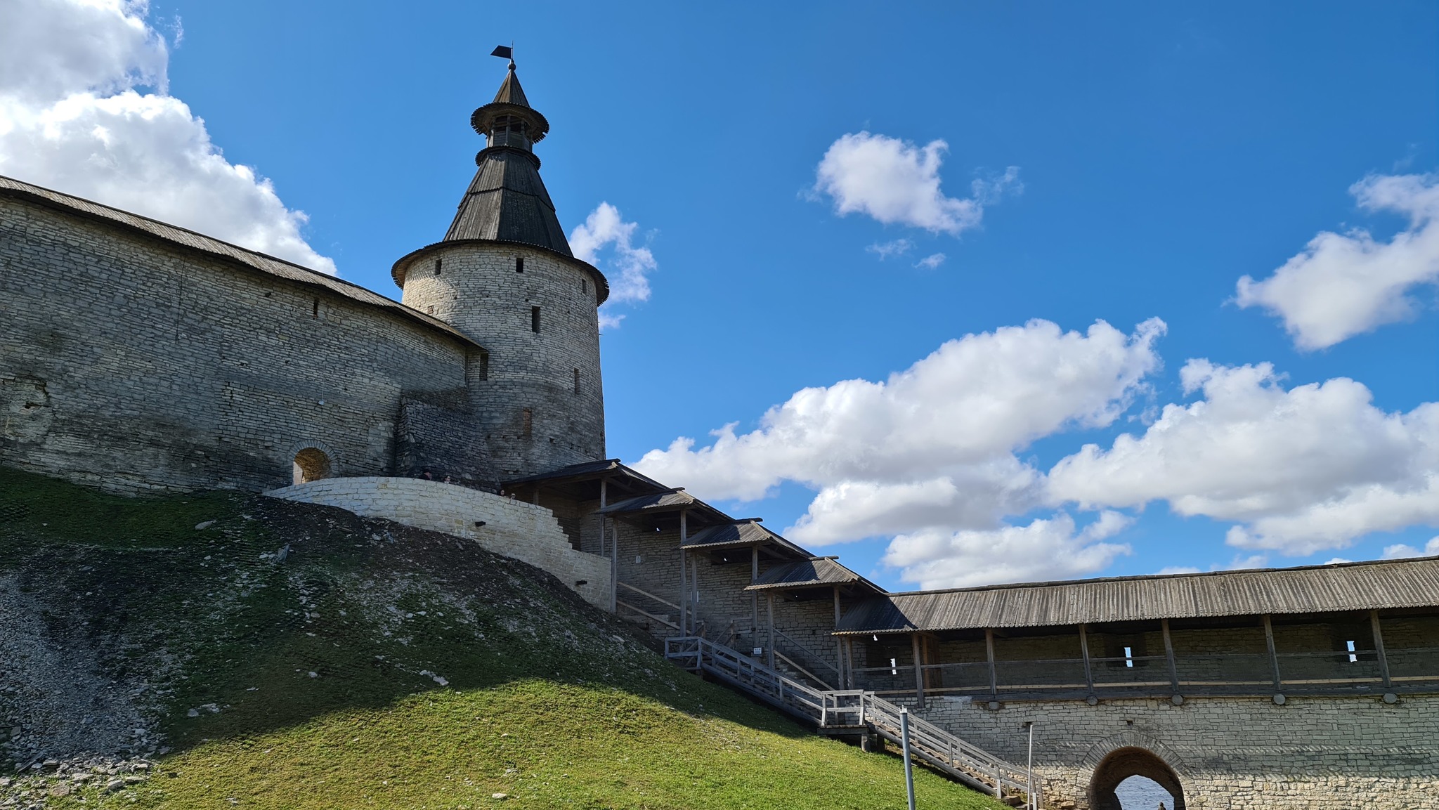 Pskov Kremlin and old town - My, Pskov, Samsung Galaxy, Longpost, The photo, Mobile photography