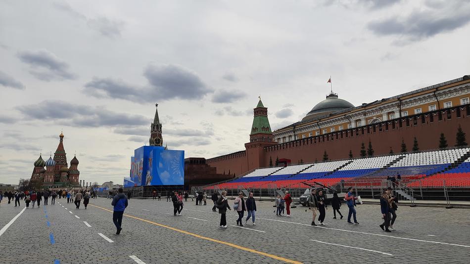 How, according to the new constitution, the Mausoleum was covered with plywood - My, May 9 - Victory Day, Lenin, Mausoleum, Politics, Hypocrisy, Idiocy, Russia, the USSR