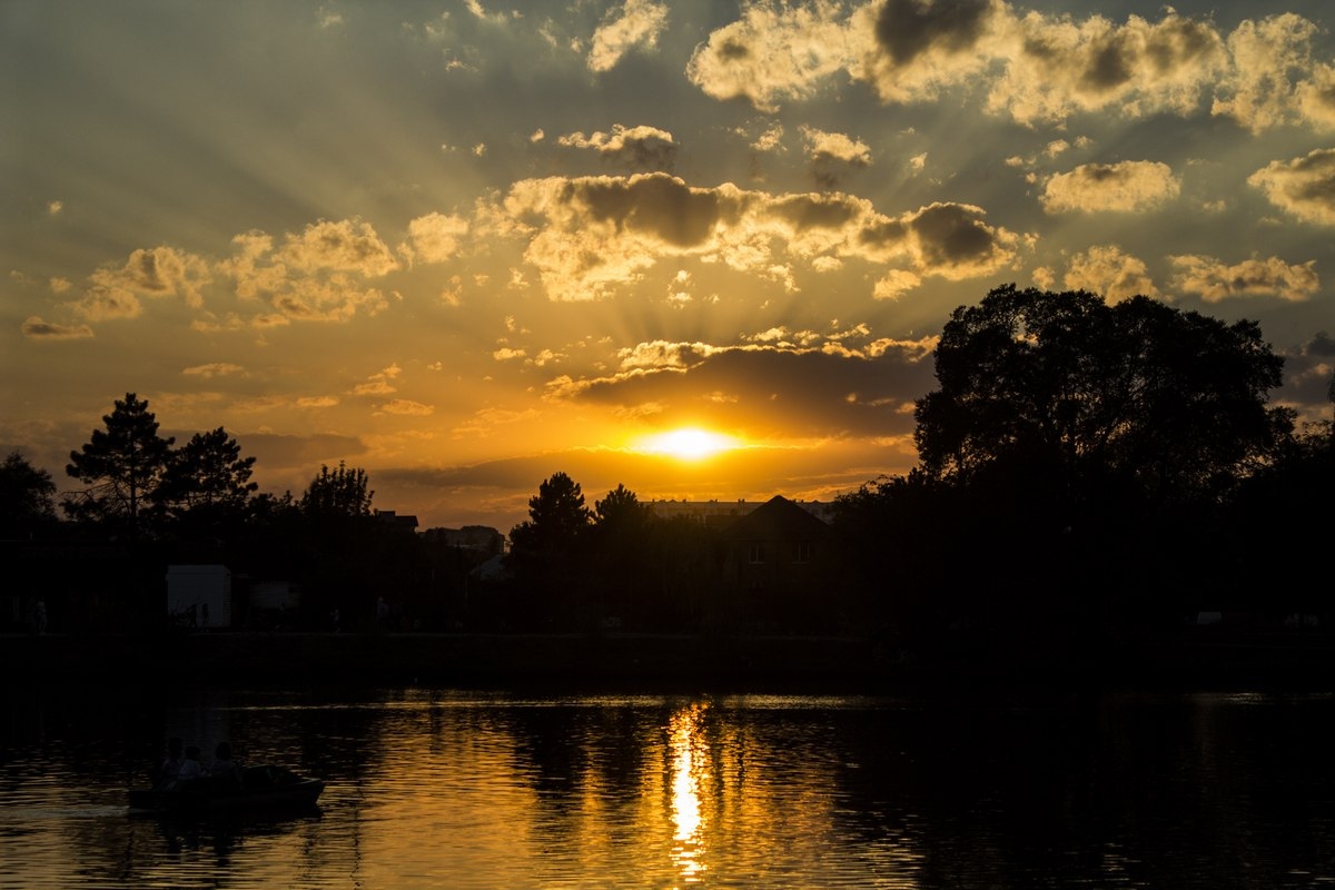 Someone painted the sky with a brush... - My, The photo, Sunset, The sun, Clouds, Milky Way, Panoramic shooting, Longpost