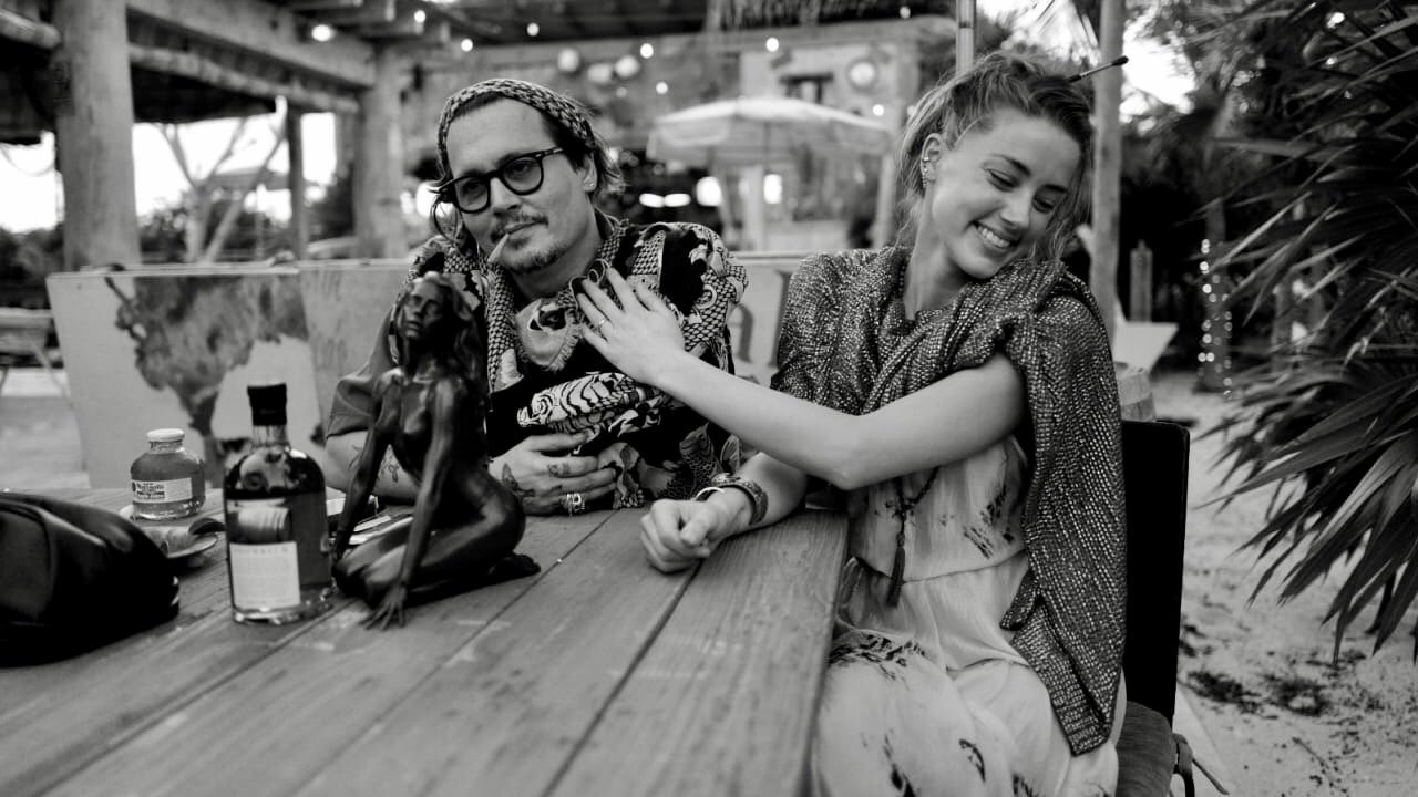 More proof of Johnny Depp's innocence - Johnny Depp, Amber Heard, Actors and actresses, Celebrities, Proof, From the network, The photo, Innocence, Longpost, , Black and white photo