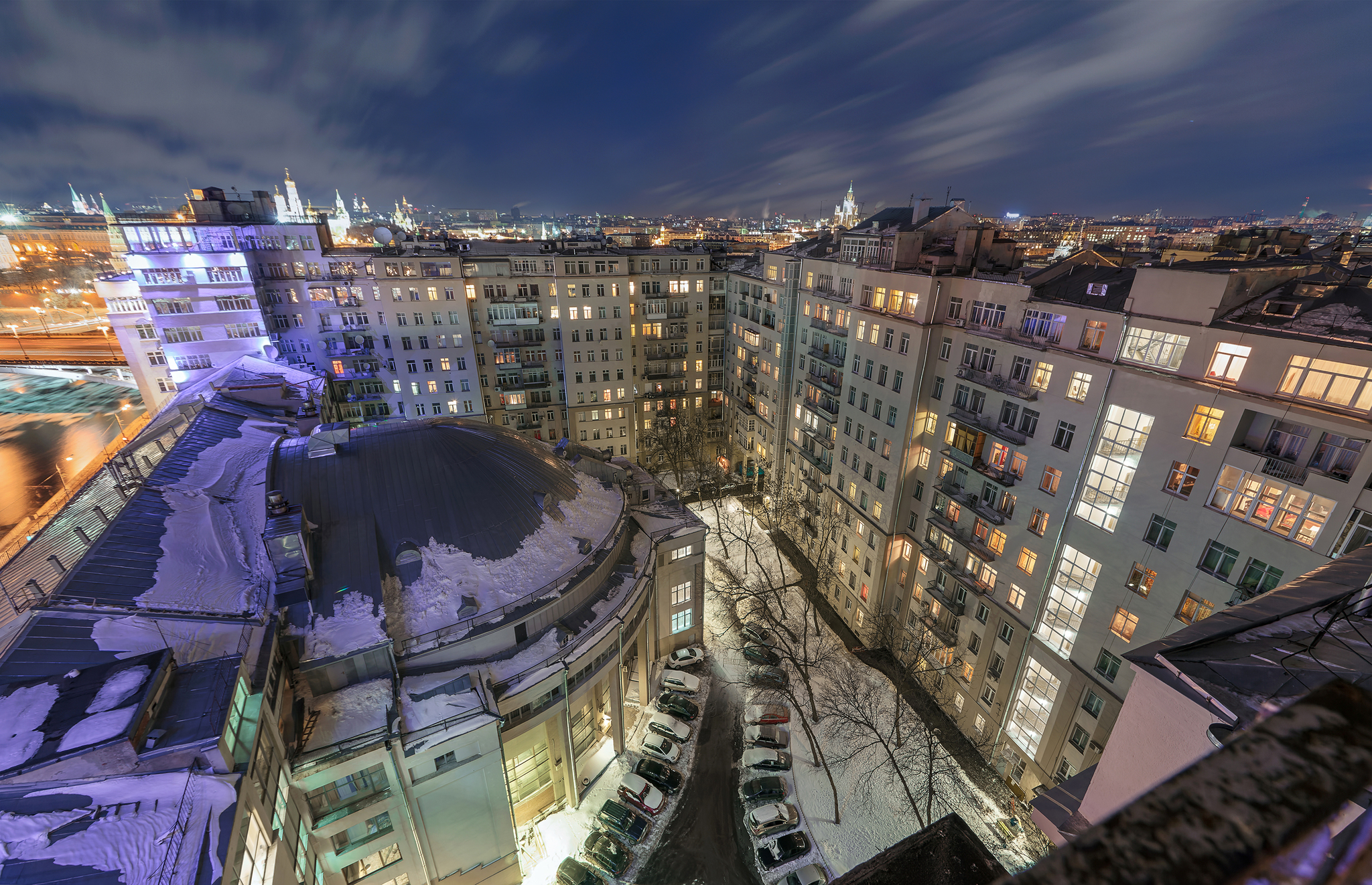 Видео московских домов. Вид с крыши многоэтажки Новосибирск. Красивый вид с крыши. Виды крыш. Крыши многоэтажных домов.