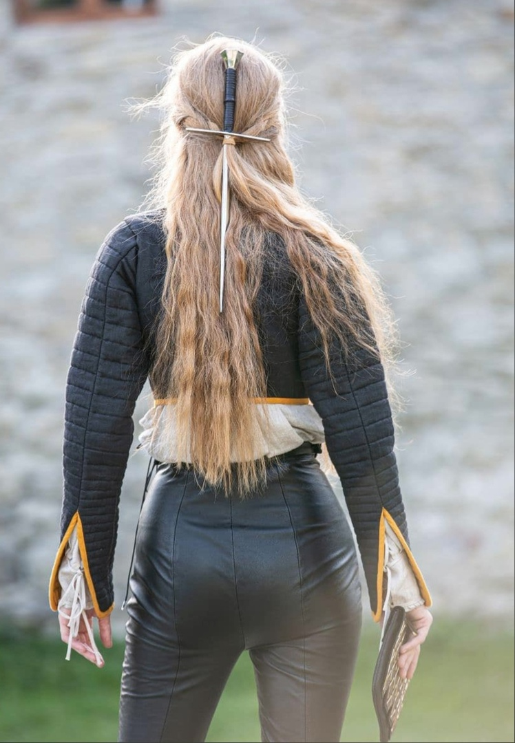 A bit of medieval beauty - Girls, beauty, Historical costume, Middle Ages, Outfit, The dress, Armor, Longpost