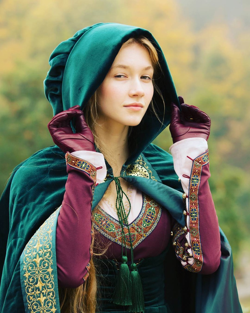 A bit of medieval beauty - Girls, beauty, Historical costume, Middle Ages, Outfit, The dress, Armor, Longpost