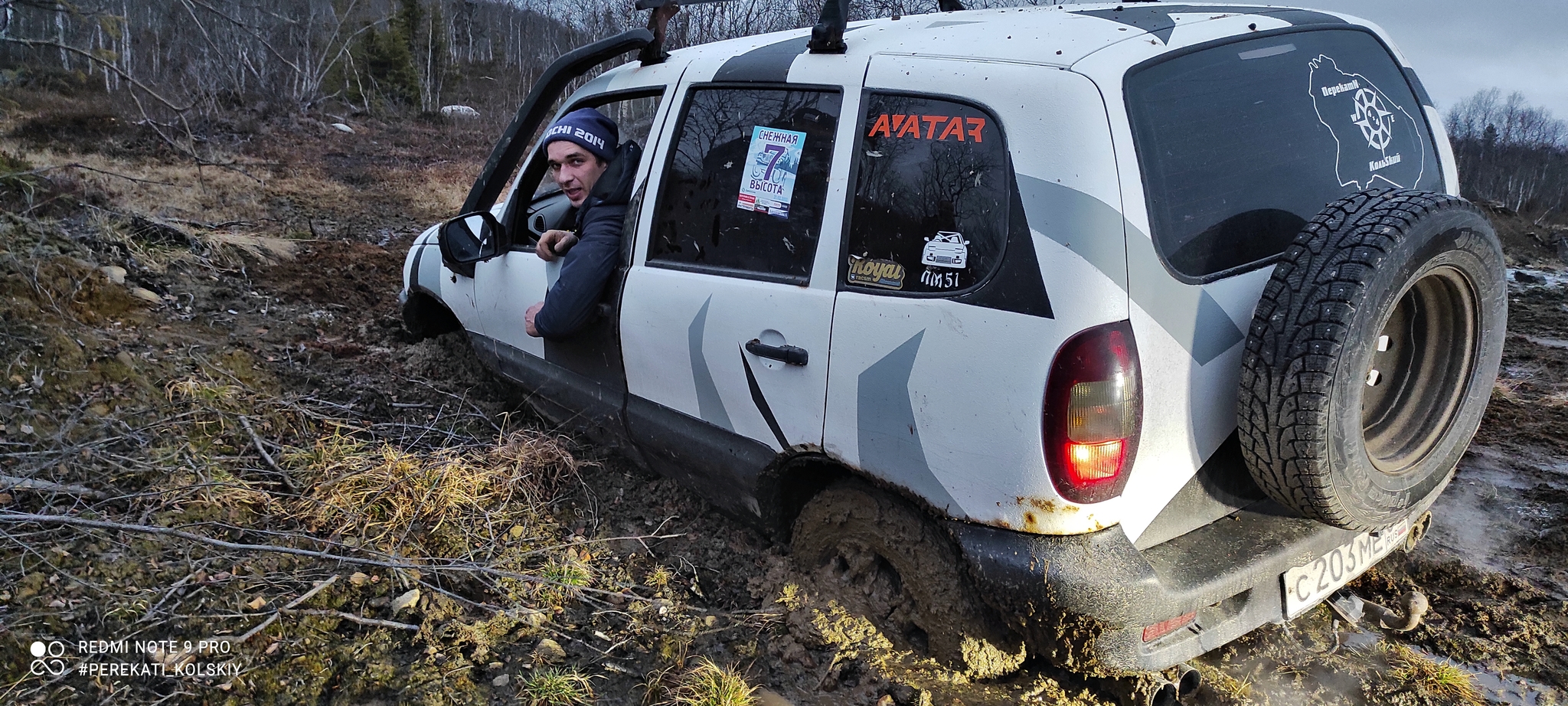 Night reconnaissance of the direction to the lake Deaf! - My, Niva, 4x4, Chevrolet niva, 2021, Pokatushki, Murmansk region, Kola Peninsula, Offroad, , Windlass, Cable, Power lines, Evacuation, Video, Longpost