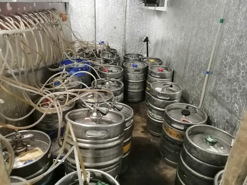 In Taiga, the police stopped the illegal sale of draft beer on the first floor of a residential building - Taiga, Kemerovo region - Kuzbass, Longpost, Alcohol, Trade