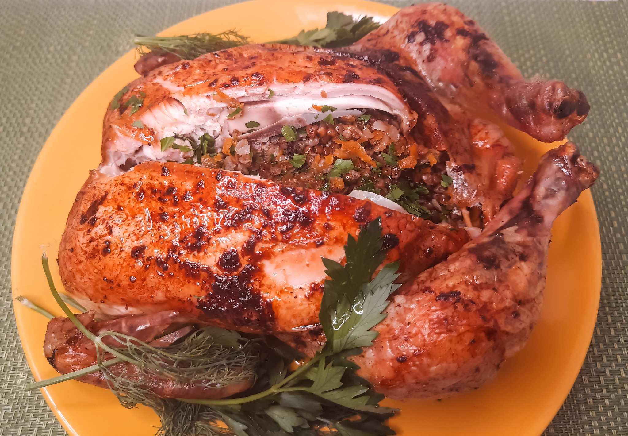 Вкусный Рецепт: Курица, фаршированная гречкой и каштанами